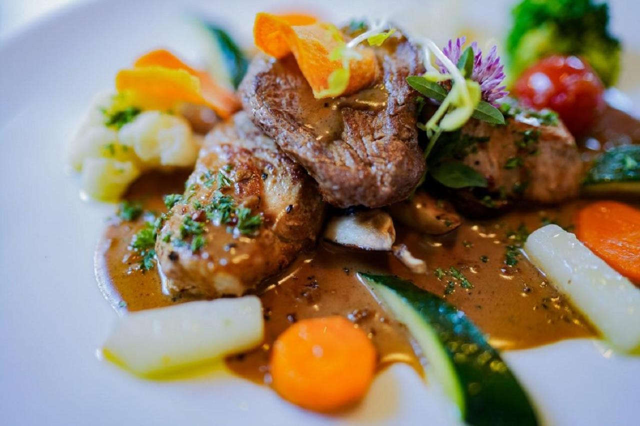 Zuefle Hotel Restaurant Spa ซุลซ์ อัม เนคคาร์ ภายนอก รูปภาพ
